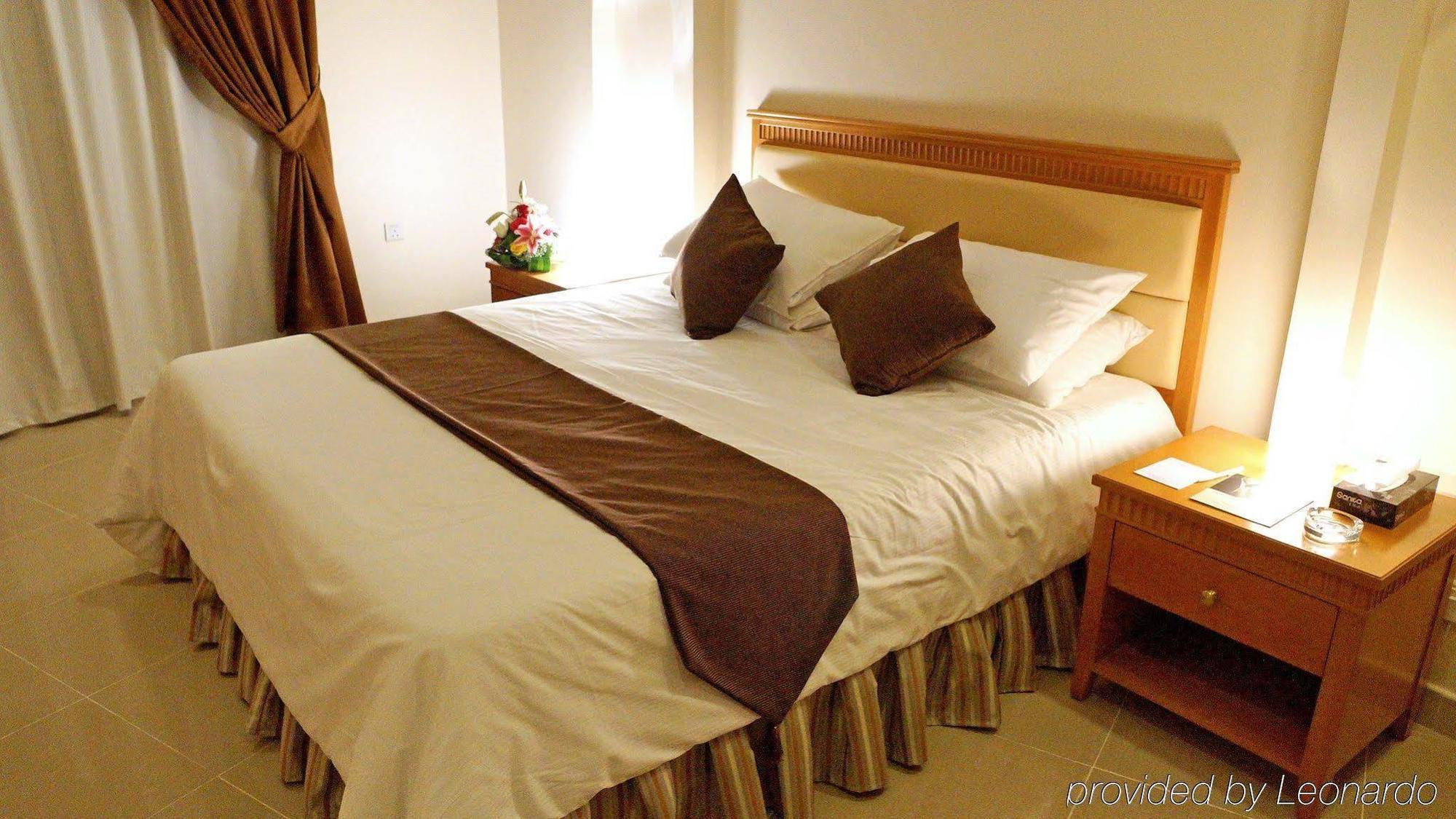 होटल Tala Corniche 3*